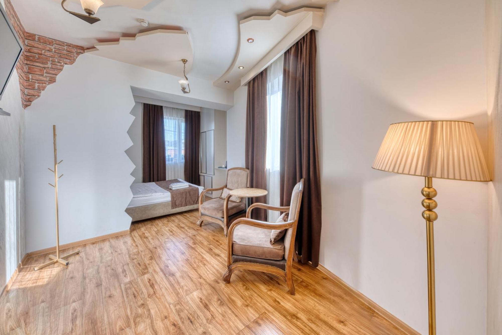יירבאן Aleppo Hotel מראה חיצוני תמונה